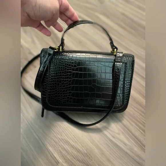 Black Faux black leather (crocodile style) with gold hardware crossbody purse - Picture 5 of 13